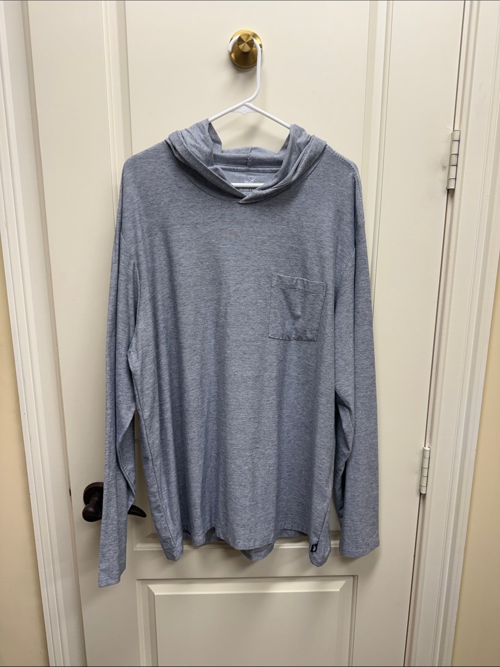 Vineyard Vines Men's Light Gray Hooded Long Sleeve Shirt